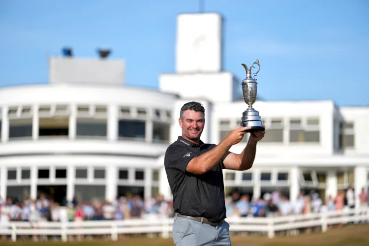 Fox birdies final hole to win British Open